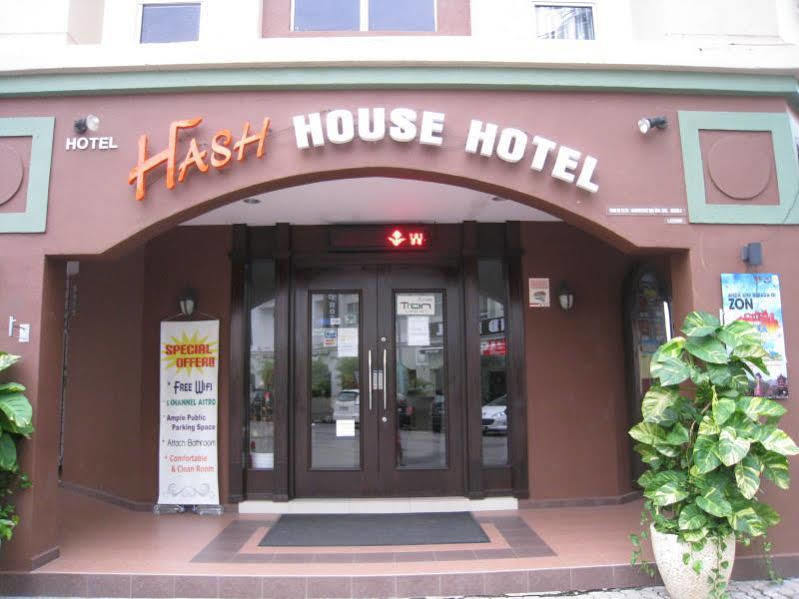 Oyo 1192 Hash House Hotel Malacca Extérieur photo