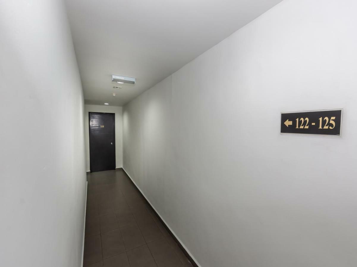 Oyo 1192 Hash House Hotel Malacca Extérieur photo