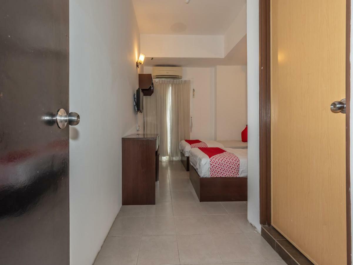 Oyo 1192 Hash House Hotel Malacca Extérieur photo